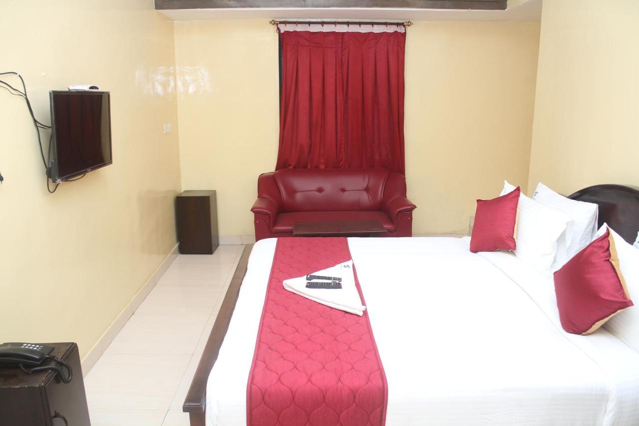 Skyry Hotels T Nagar Csennai Kültér fotó