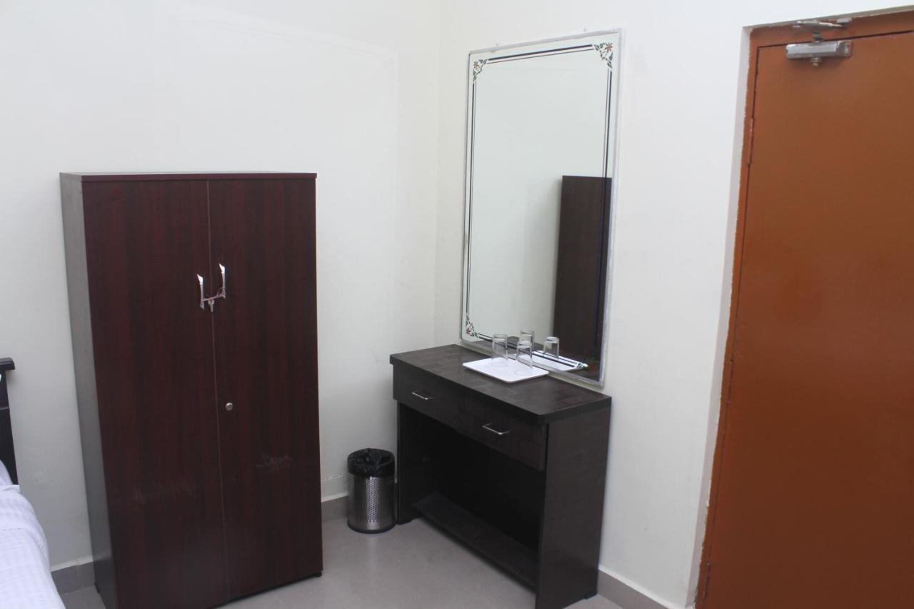 Skyry Hotels T Nagar Csennai Kültér fotó